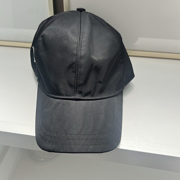 Prada hat - Picture 2 of 8